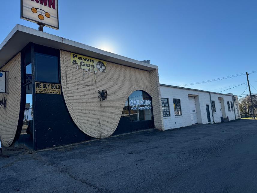 COMMERCIAL REAL ESTATE AUCTION – COMMERCIAL BUILDING & APPX 1 ACRE VACANT LOT – DECEMBER 11TH @ 11 AM